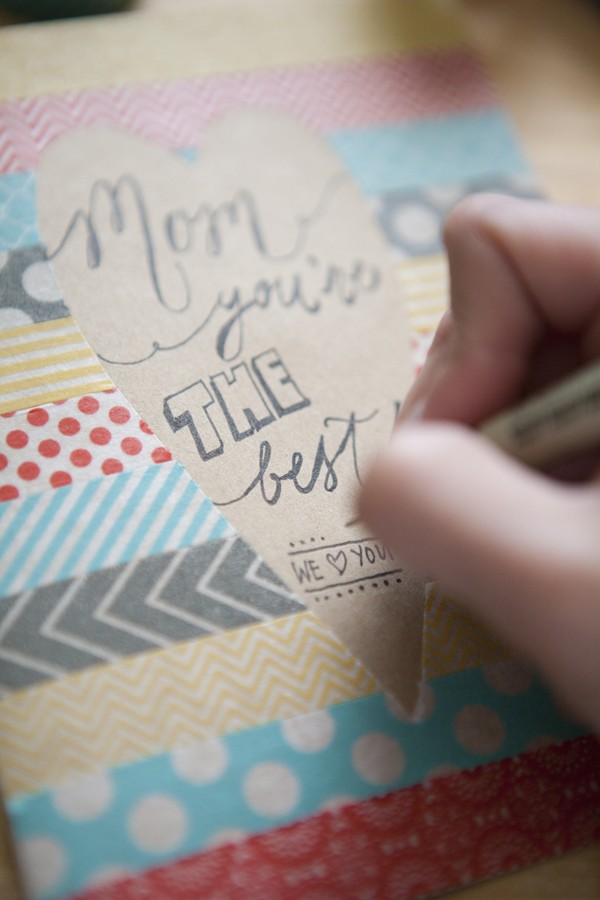 Cartolina per la festa della mamma con le proprie mani, master class con foto per la scuola materna e 1-3 gradi