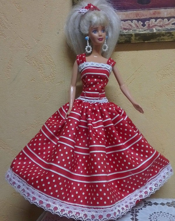 Abiti per le mani di Barbie - modelli e modelli
