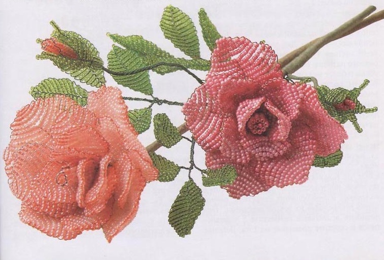 Tessitura di rose dalle perline