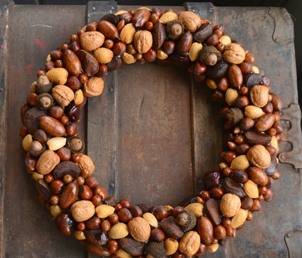 Artigianato di castagne sul tema dell'autunno