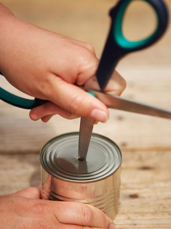 Nuovi mestieri da bottiglie di plastica con le proprie mani per giardino e frutteto