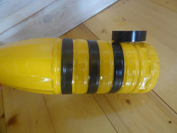 Nuovi mestieri da bottiglie di plastica con le proprie mani per giardino e frutteto