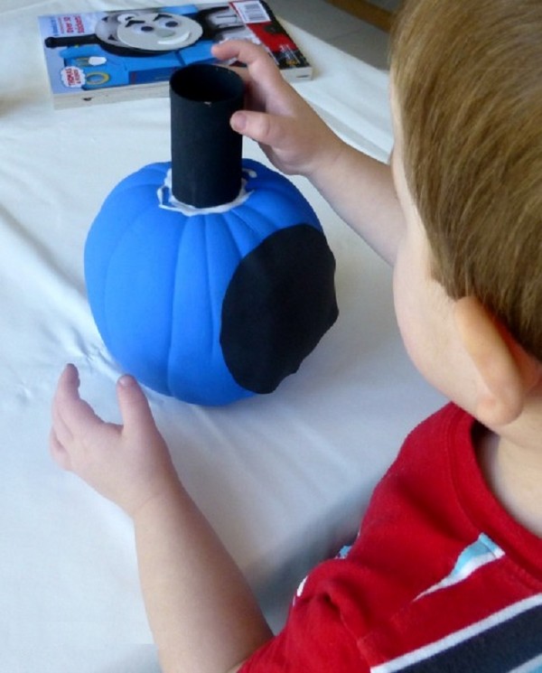 Artigianato di una zucca con le proprie mani per scuola materna e scuola, lezioni master passo dopo passo