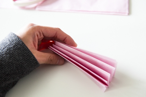 Come fare i pom-poms dalla carta