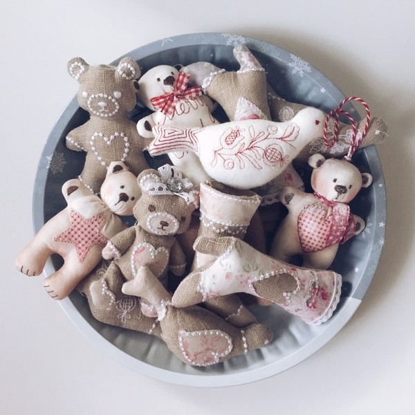 Cuciamo i peluche in stile Tilde con le nostre mani