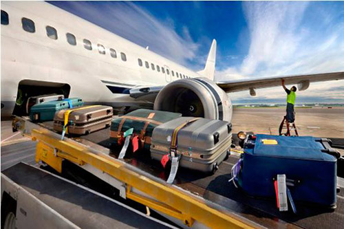 Suggerimenti per i viaggiatori: le regole per il trasporto di bagagli in un aereo