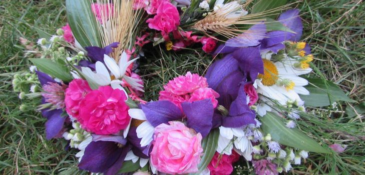 Corona di fiori per il matrimonio con le proprie mani