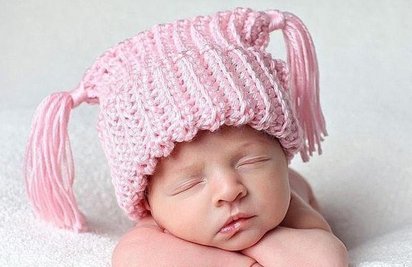 Cappelli lavorati a maglia per ragazze: istruzioni e diagrammi Cappelli lavorati a maglia per ragazze: istruzioni e diagrammi