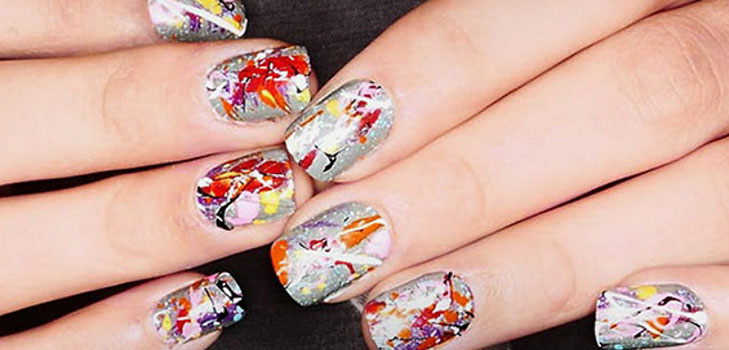 Manicure astratta - tendenza estiva 2016