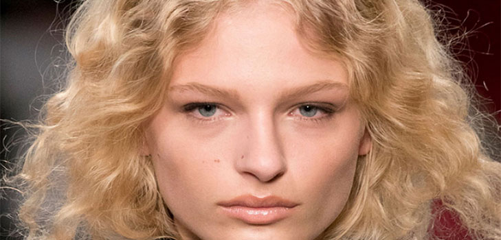 Curly & Chic: come indossare riccioli questa caduta