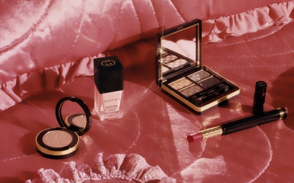 Questo misterioso rosa: una collezione di trucco Gucci Beauty F / W 2016