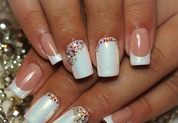 Glitter e pietre di Swarovski come tendenza della manicure invernale 2016-2017