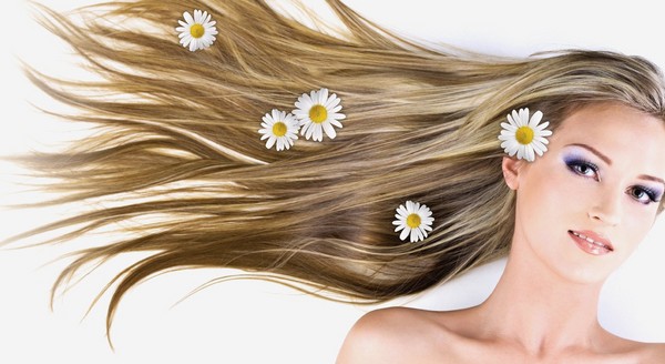 Come alleggerire i capelli: consigli per schiarire i capelli