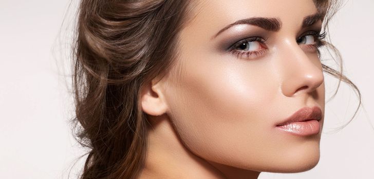 Trucco permanente per nascondere i lividi sotto gli occhi