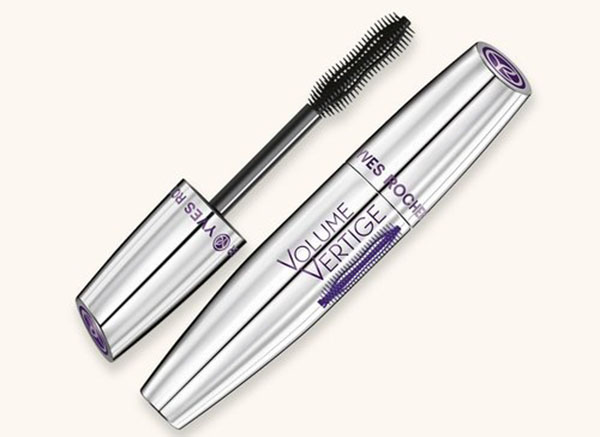 Mascara e una collezione di prodotti per un trucco perfetto. Tendenze di trucco Autunno-Inverno 2016