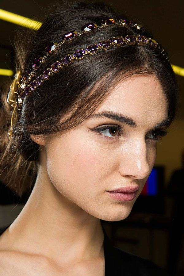 Mascara e una collezione di prodotti per un trucco perfetto. Tendenze di trucco Autunno-Inverno 2016