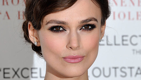 Mascara e una collezione di prodotti per un trucco perfetto. Tendenze di trucco Autunno-Inverno 2016