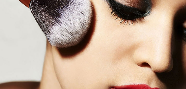 Lady Perfection: tre make-up per un'immagine festosa