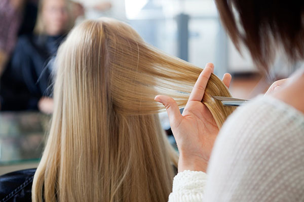 Calendario lunare di tagli di capelli e tinture per capelli per luglio 2017