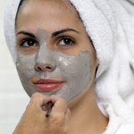 Maschere fatte di argilla per il viso