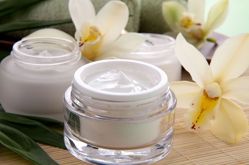 Oli, maschere e creme per la pelle secca
