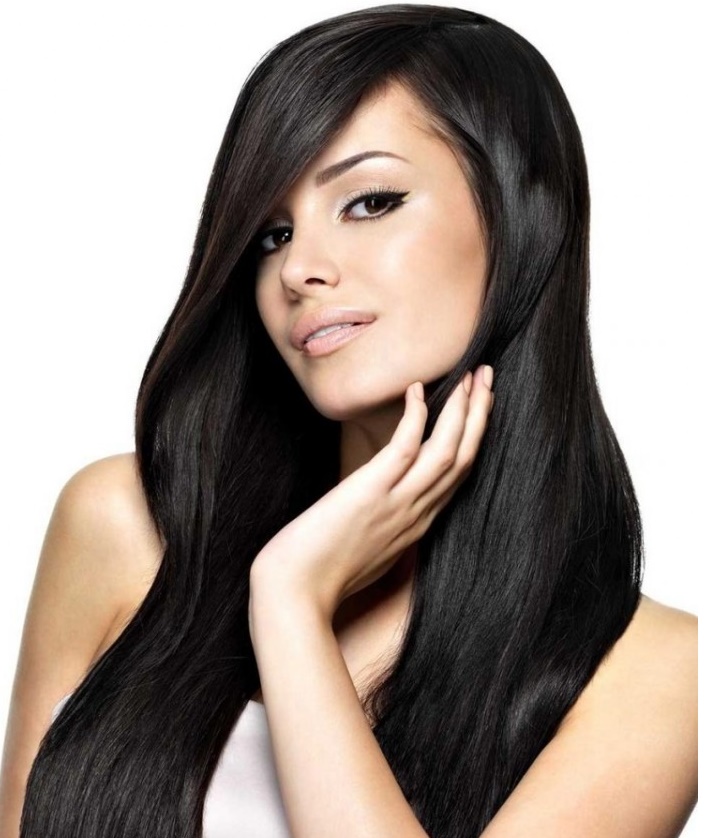 ragazza con i capelli lunghi