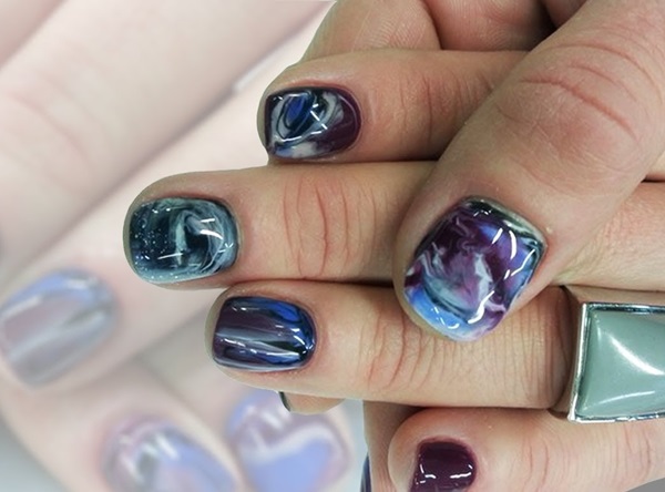 Manicure in marmo con gel-vernice