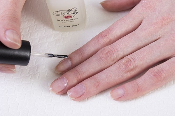Manicure in marmo con gel-vernice