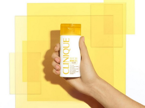 Protezione invisibile: agenti abbronzanti Clinique Mineral Sunscreen