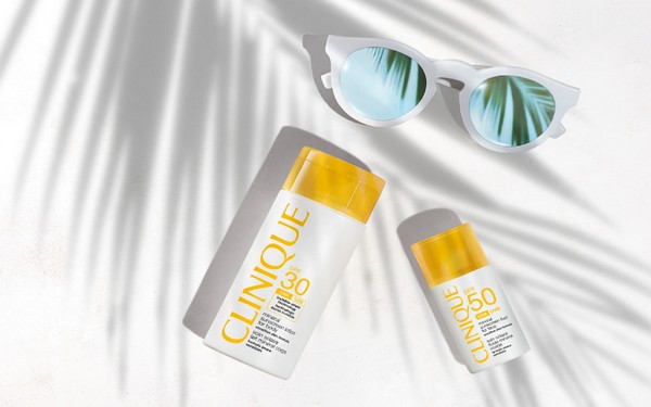 Protezione invisibile: agenti abbronzanti Clinique Mineral Sunscreen