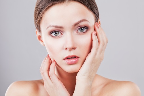 Perché è così importante scegliere la crema giusta per la pelle grassa e cosa dovrei sapere? 