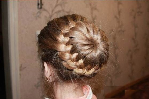 Acconciature per ragazze con le proprie mani per il Gallo di Capodanno 2017 - idee per capelli corti, medi e lunghi, foto e video passo-passo