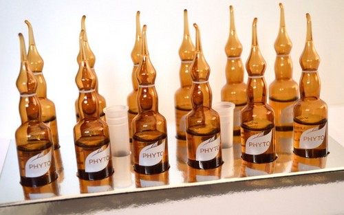 Salone di bellezza a casa insieme a cosmetici professionali da profmagazin.ru