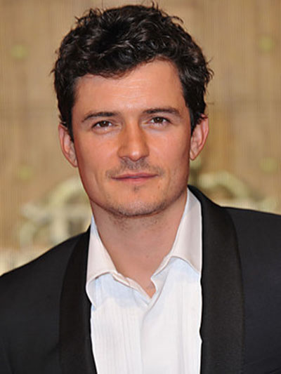 L'immagine di Elijah Wood è preferita dagli uomini eleganti e attivi.