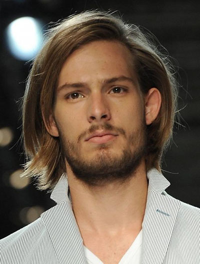 Acconciatura eccellente per coloro che amano armeggiare con i loro capelli