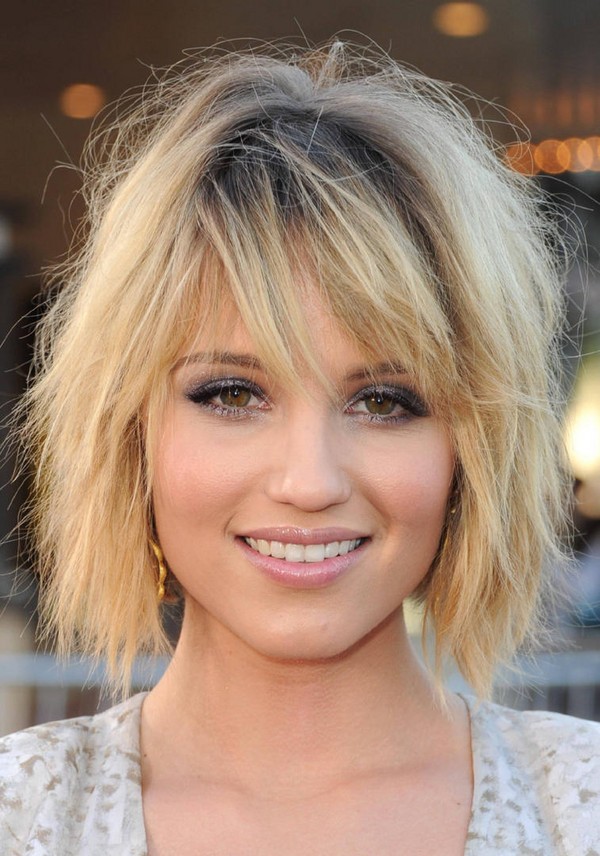 Acconciature alla moda e acconciature per capelli medi nel 2016