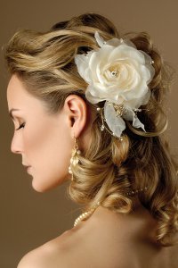 Acconciature matrimonio con fiori Acconciature matrimonio con fiori