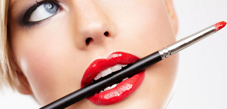 La tecnica del trucco corretto: quattro regole degli artisti make-up
