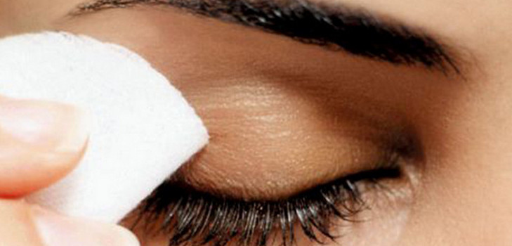 Top-5 strumenti per rimuovere il trucco impermeabile