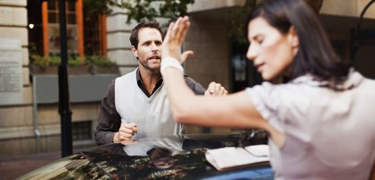 Come rispondere agli insulti di suo marito?