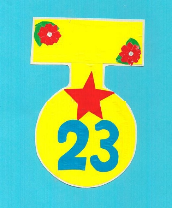 Applique il 23 febbraio, mani proprie