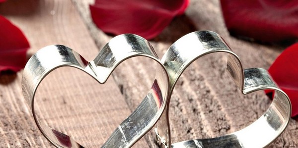 San Valentino 2016: regali originali e i migliori saluti in versi