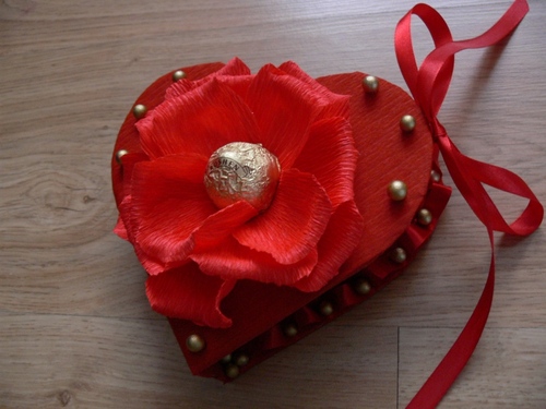 Che cosa dare a un amico per San Valentino: idee per la personalizzazione