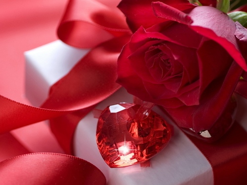 Che cosa dare a un amico per San Valentino: idee per la personalizzazione