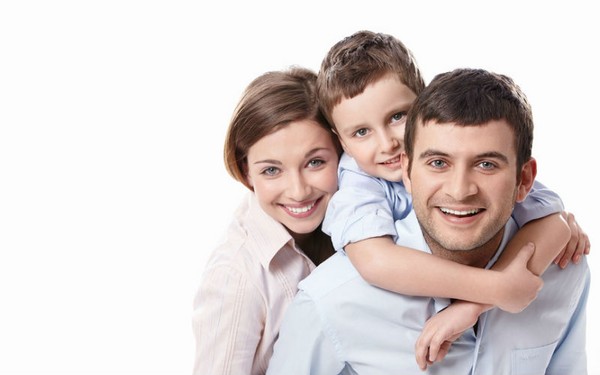 Festa del papà 2016: congratulazioni da parte di sua moglie e sua figlia