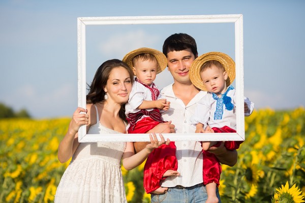 Il giorno della famiglia 2016 - la storia e le tradizioni della festa, gli eventi dell'8 luglio 2016. Congratulazioni per il giorno della famiglia, dell'amore e della fede nei versetti e nella prosa