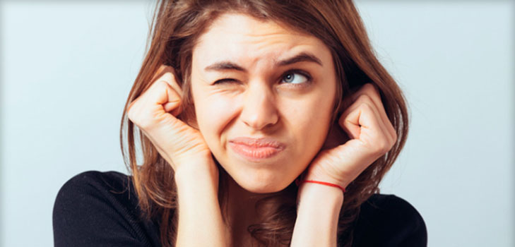 A ciò che brucia l'orecchio sinistro