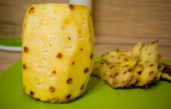 Come tagliare un ananas correttamente e splendidamente