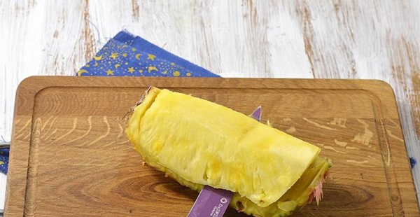 Come tagliare un ananas correttamente e splendidamente