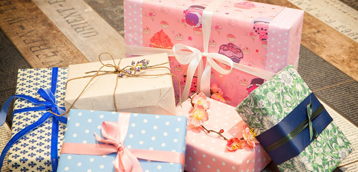 Come mettere un regalo in un regalo